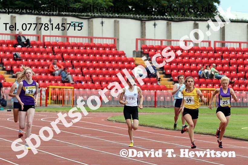 Girls 200 metres, Northern Inter-County Schools, Gateshead International Stadum. Photo: David T. Hewitson/Sports for All Pics